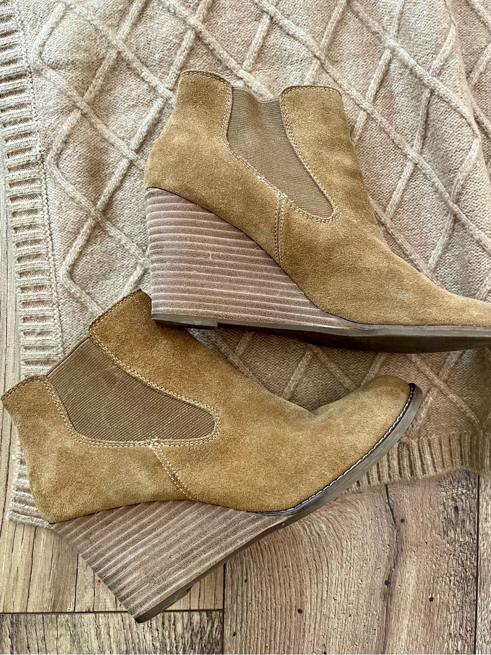 LUCKY BRAND Suede Wedge Pull-On Booties